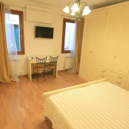 Ca' Vivaldi Castello Apartment *
